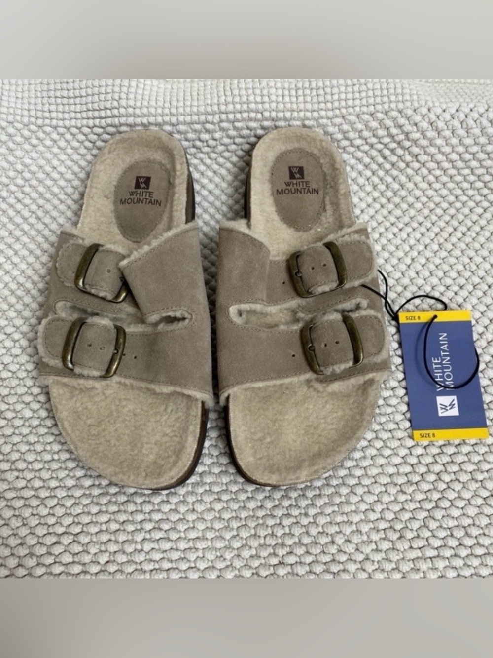 NWT New White Mountain Womens Taupe Suede Buckle Lined Faux Sherpa Sandal Size 8